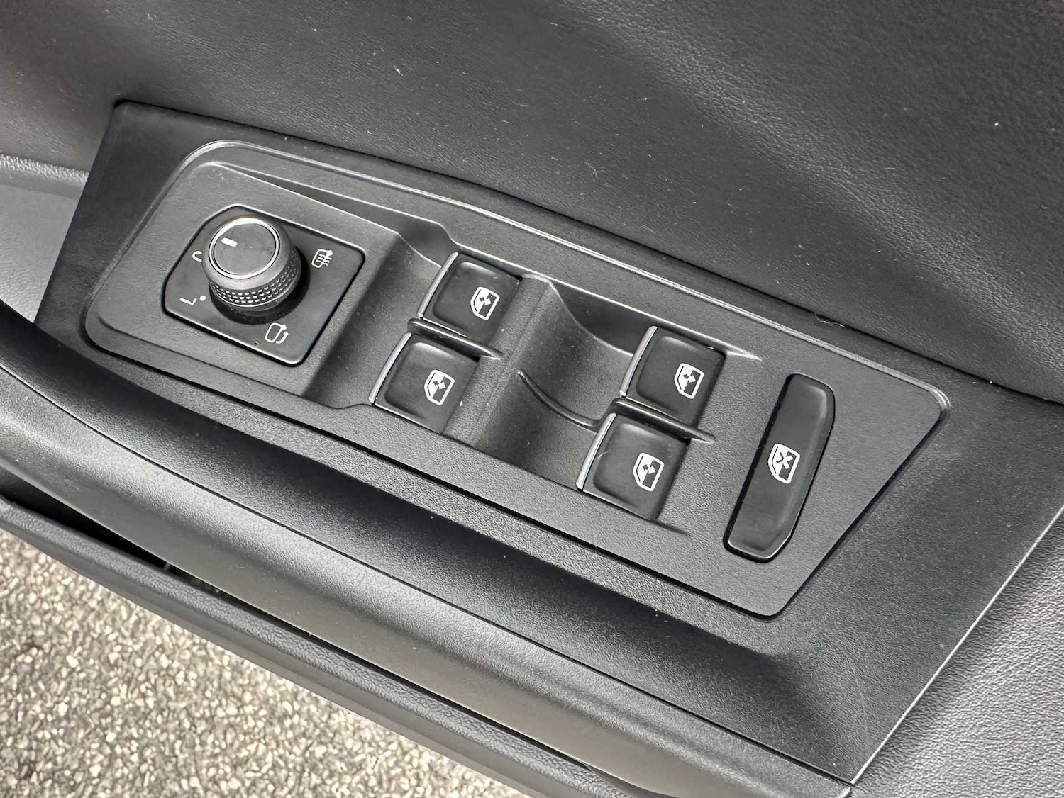 Used Volkswagen T-Roc 2023 for sale - 76401226: Photo 23