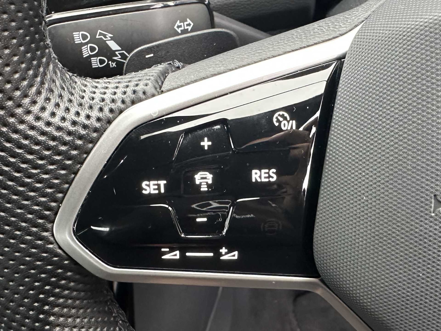 Used Volkswagen T-Roc 2023 for sale - 76401226: Photo 27