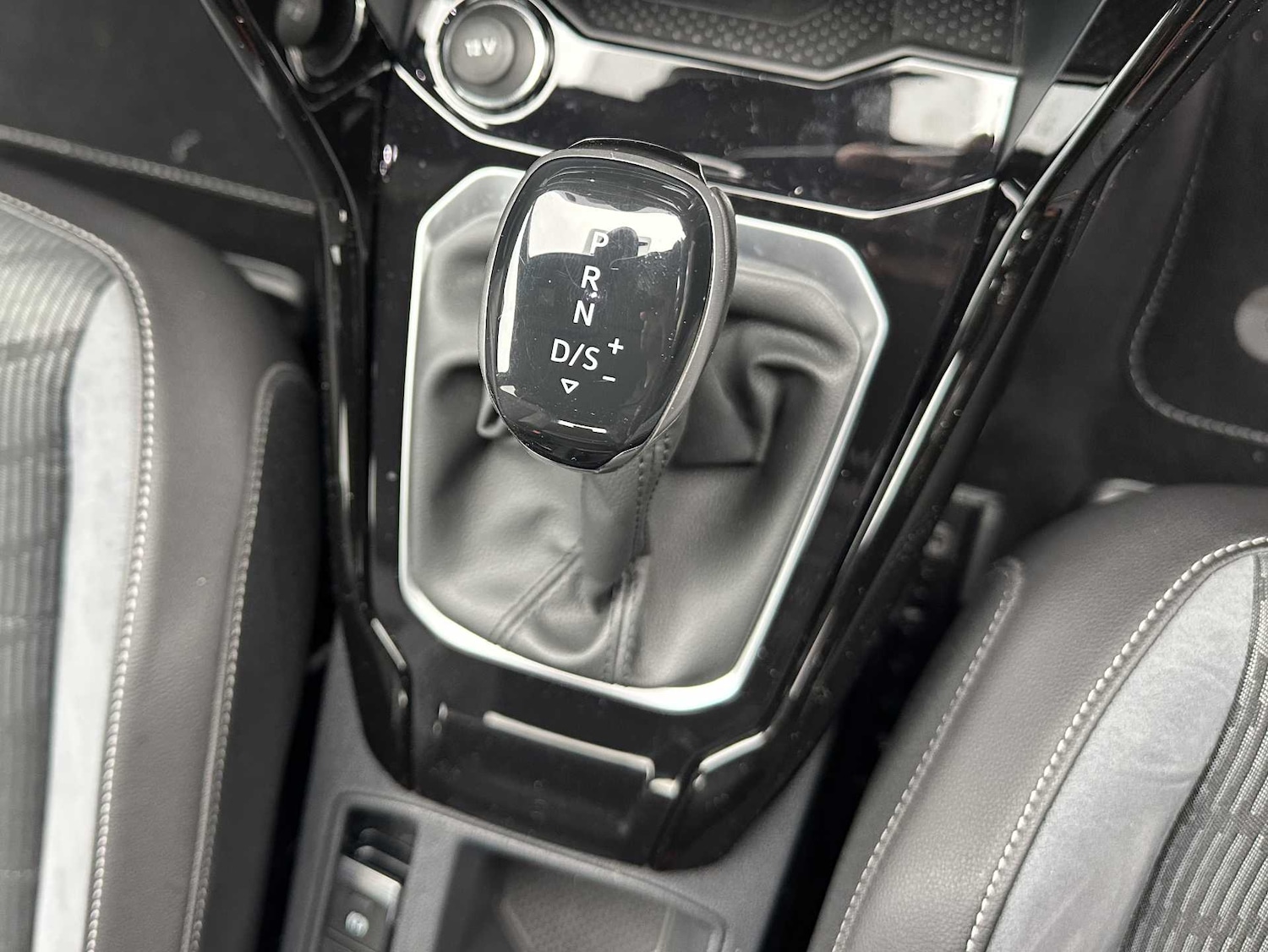 Used Volkswagen T-Roc 2023 for sale - 76401226: Photo 30