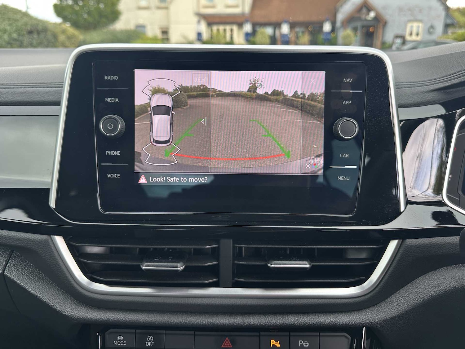 Used Volkswagen T-Roc 2023 for sale - 76401226: Photo 33