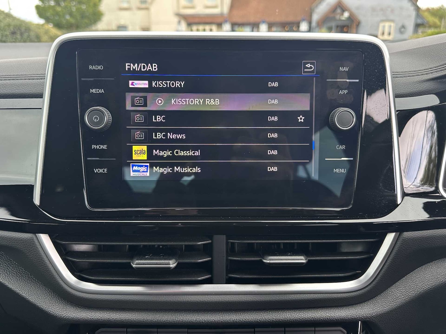 Used Volkswagen T-Roc 2023 for sale - 76401226: Photo 35