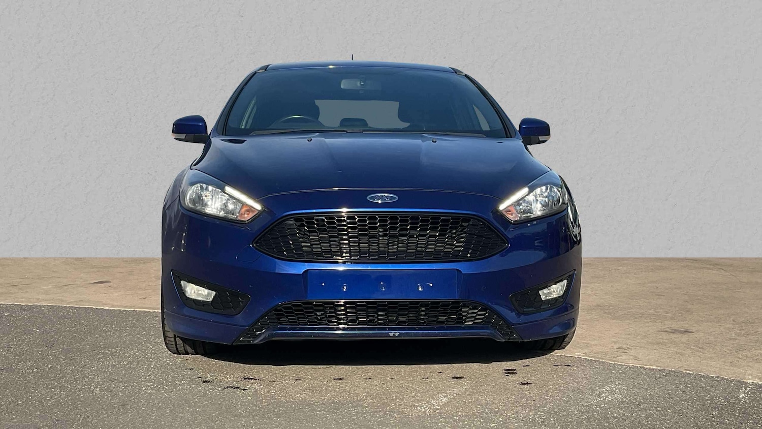 Used Ford Focus 2017 for sale - 76113514: Photo 2