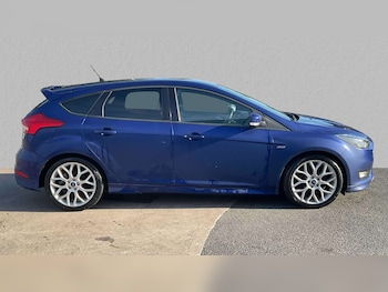 Used Ford Focus 2017 for sale - 76113514: Photo 3