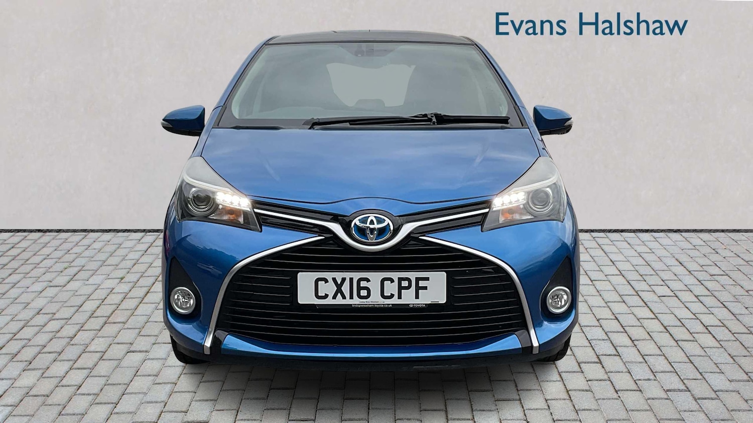 Used Toyota Yaris 2016 for sale - 76310702: Photo 2