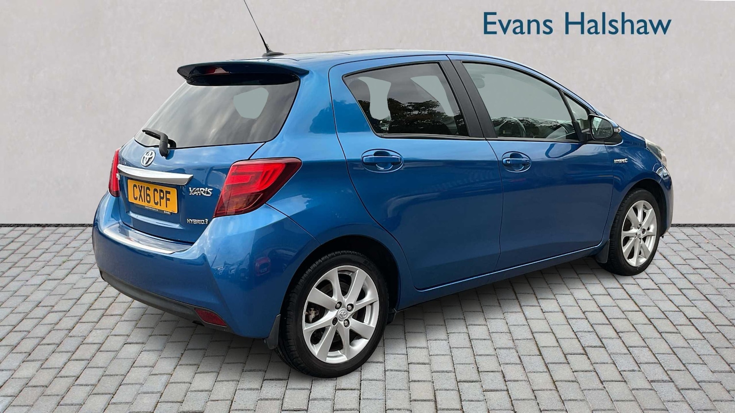 Used Toyota Yaris 2016 for sale - 76310702: Photo 4