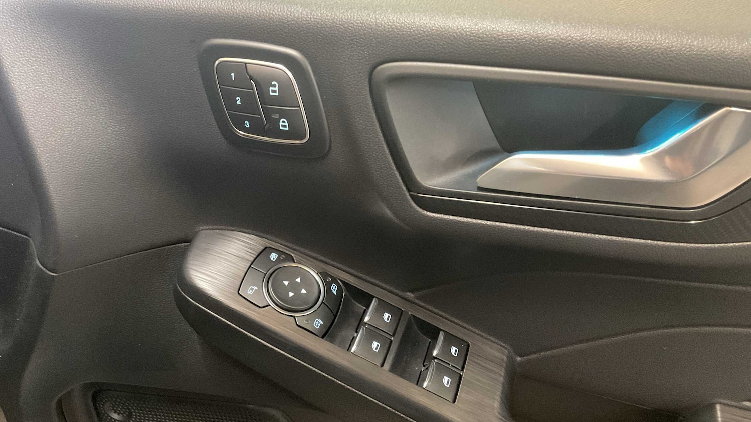 Used Ford Kuga 2025 for sale - 76435816: Photo 26