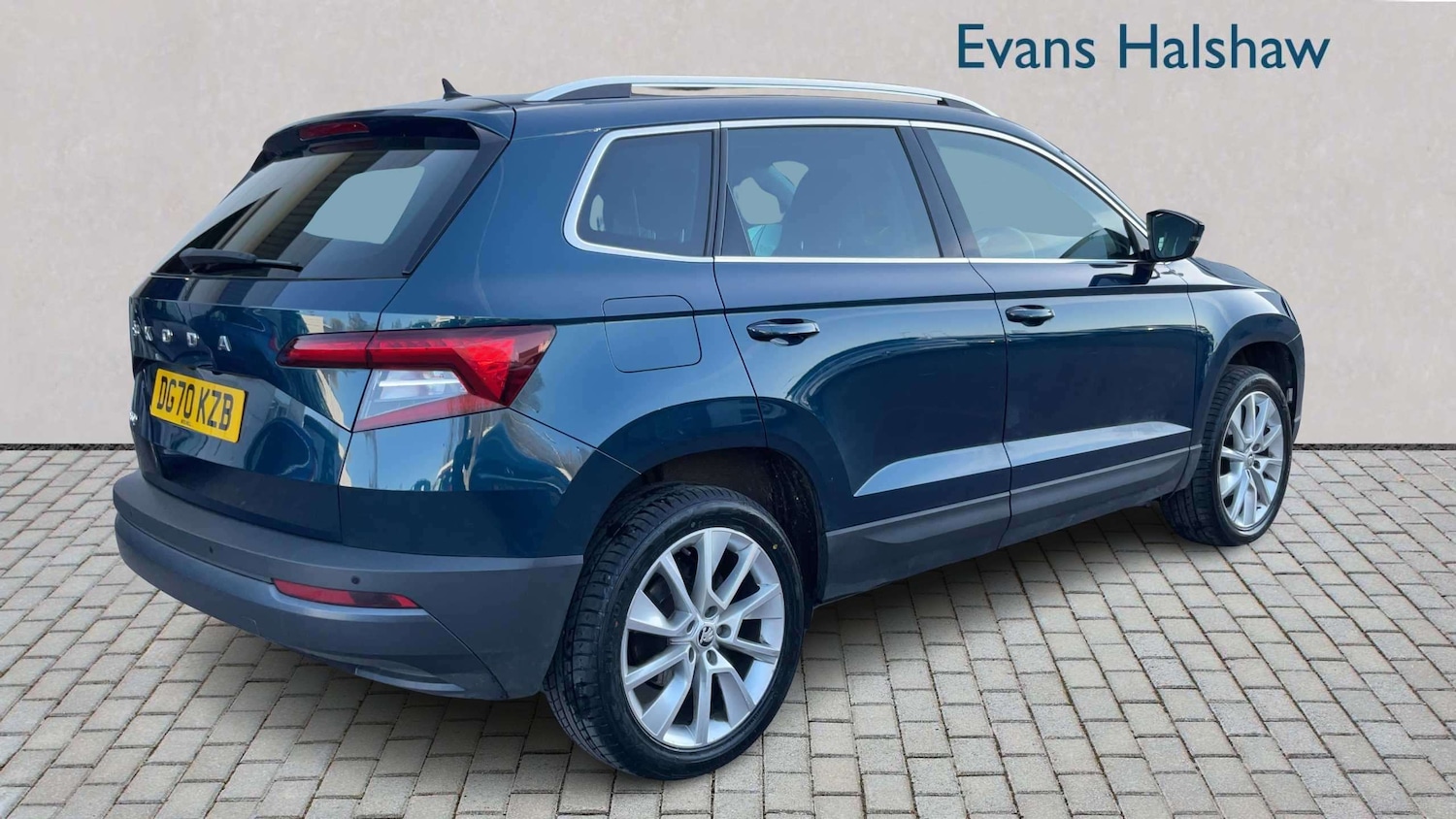 Used Skoda Karoq 2020 for sale - 77928429: Photo 2