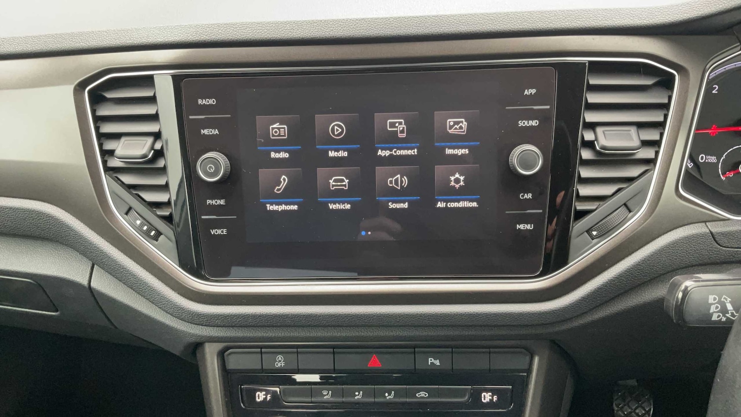 Used Volkswagen T-Roc 2019 for sale - 77648888: Photo 11