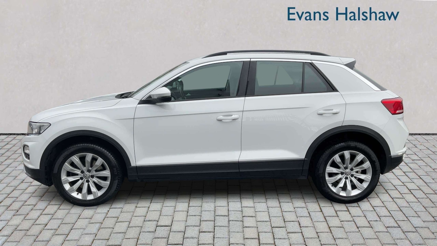 Used Volkswagen T-Roc 2019 for sale - 77648888: Photo 3