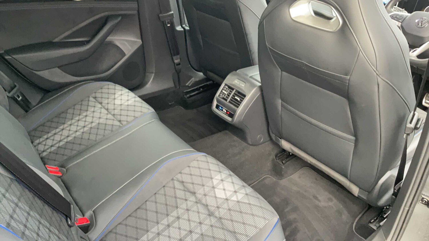 Used Volkswagen Passat 2024 for sale - 77257221: Photo 12