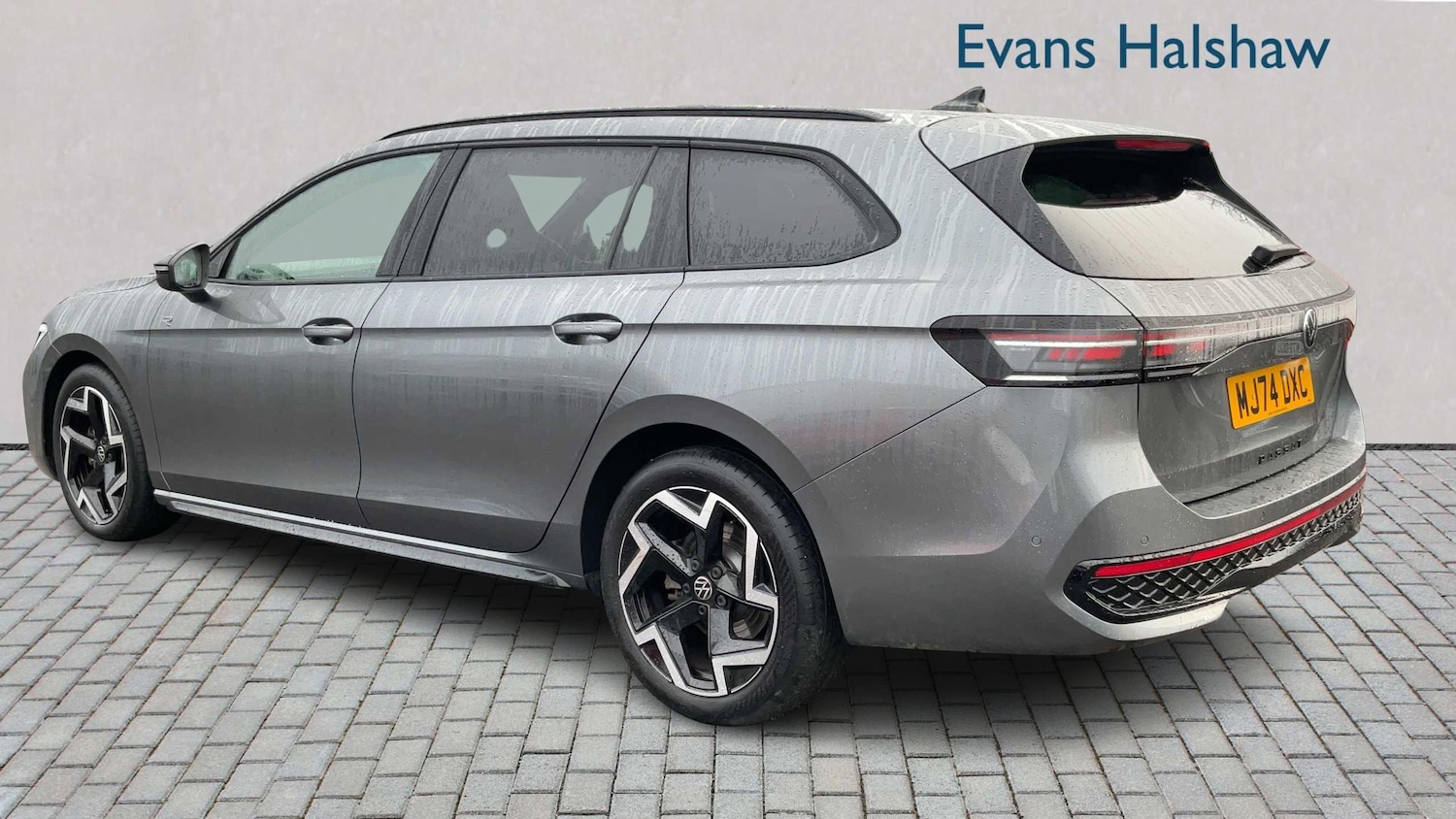 Used Volkswagen Passat 2024 for sale - 77257221: Photo 2