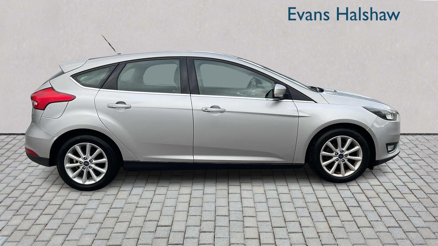 Used Ford Focus 2017 for sale - 76390684: Photo 2