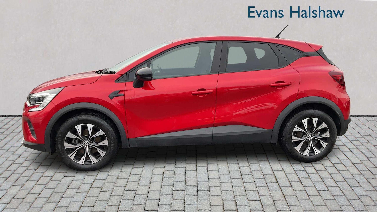 Used Renault Captur 2024 for sale - 78010463: Photo 3