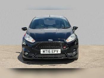 Used Ford Fiesta 2016 for sale - 76034809: Photo 2