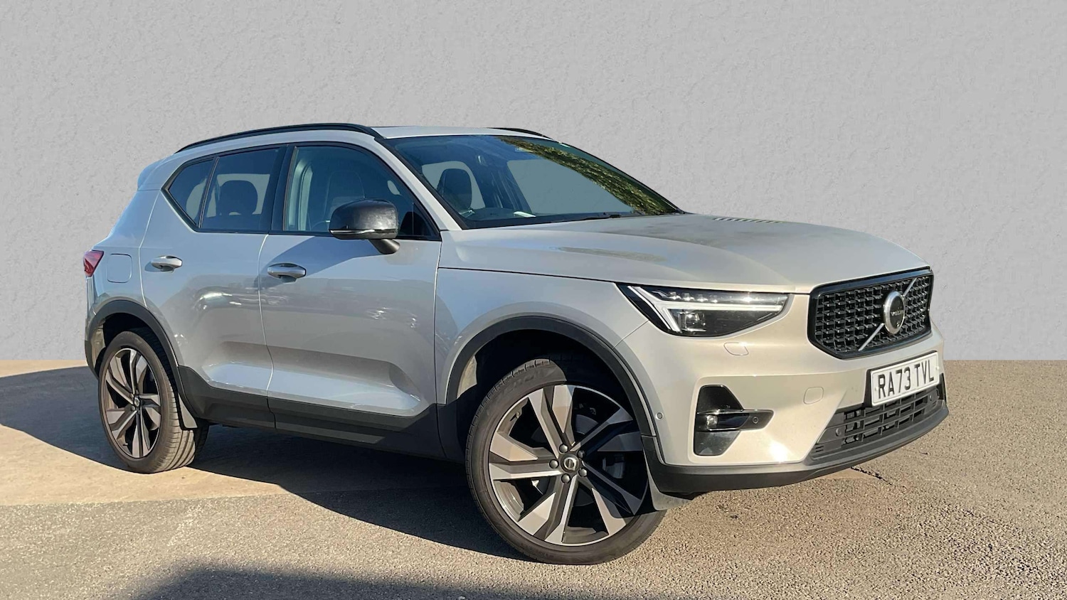 Used Volvo XC40 2024 for sale - 76125869: Photo 1