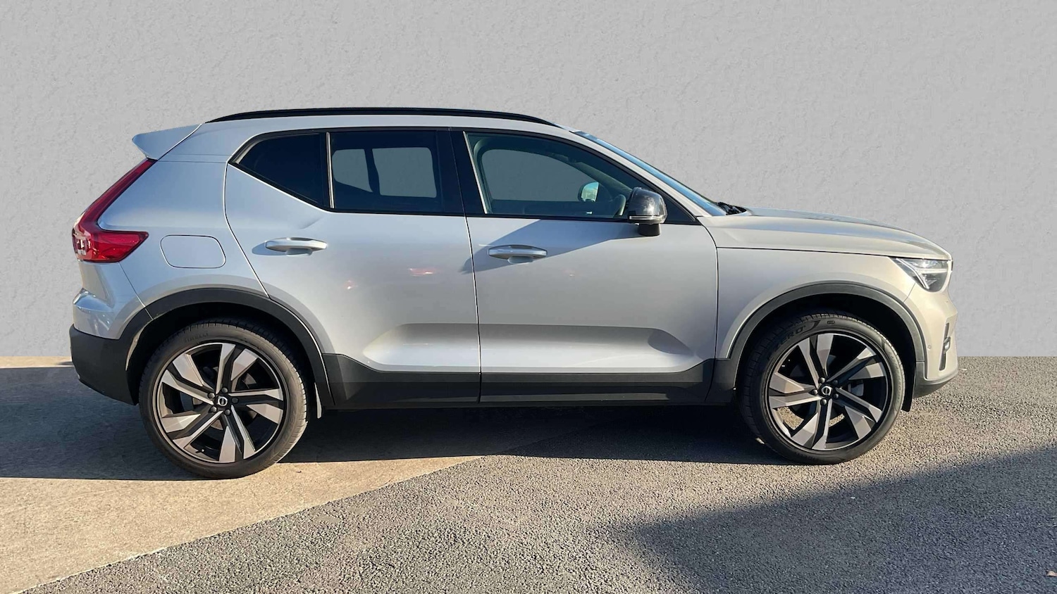 Used Volvo XC40 2024 for sale - 76125869: Photo 3