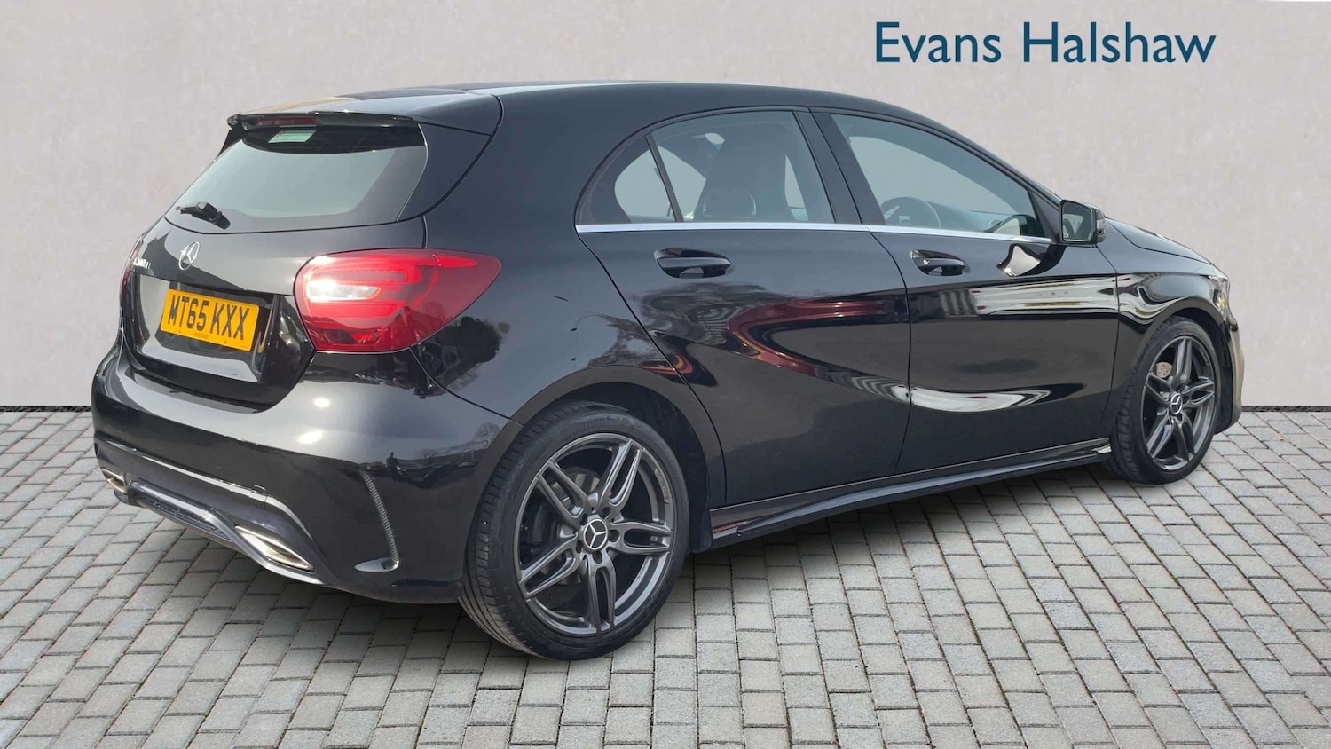 Used Mercedes-Benz A-Class 2015 for sale - 77972687: Photo 2