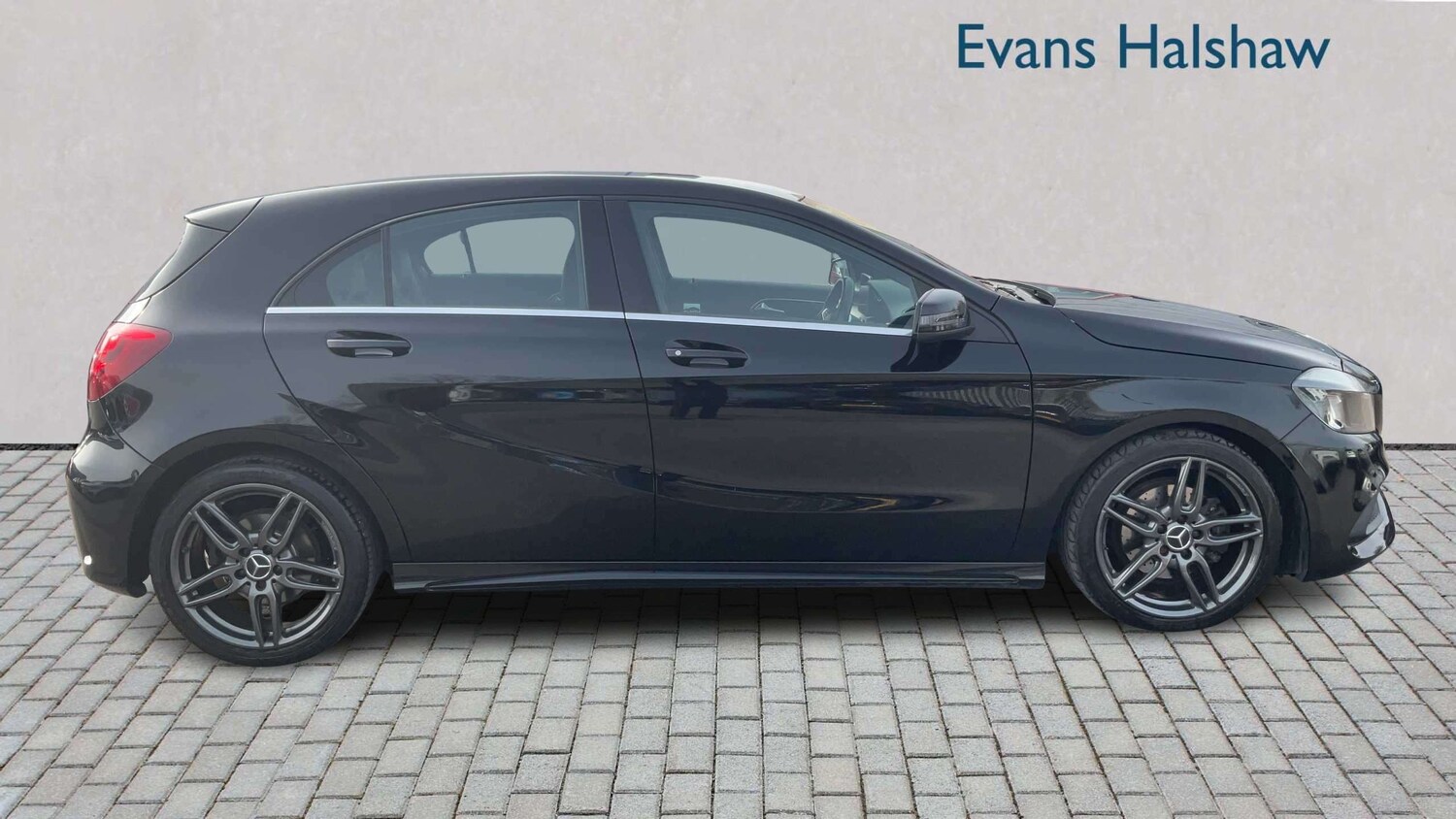 Used Mercedes-Benz A-Class 2015 for sale - 77972687: Photo 3