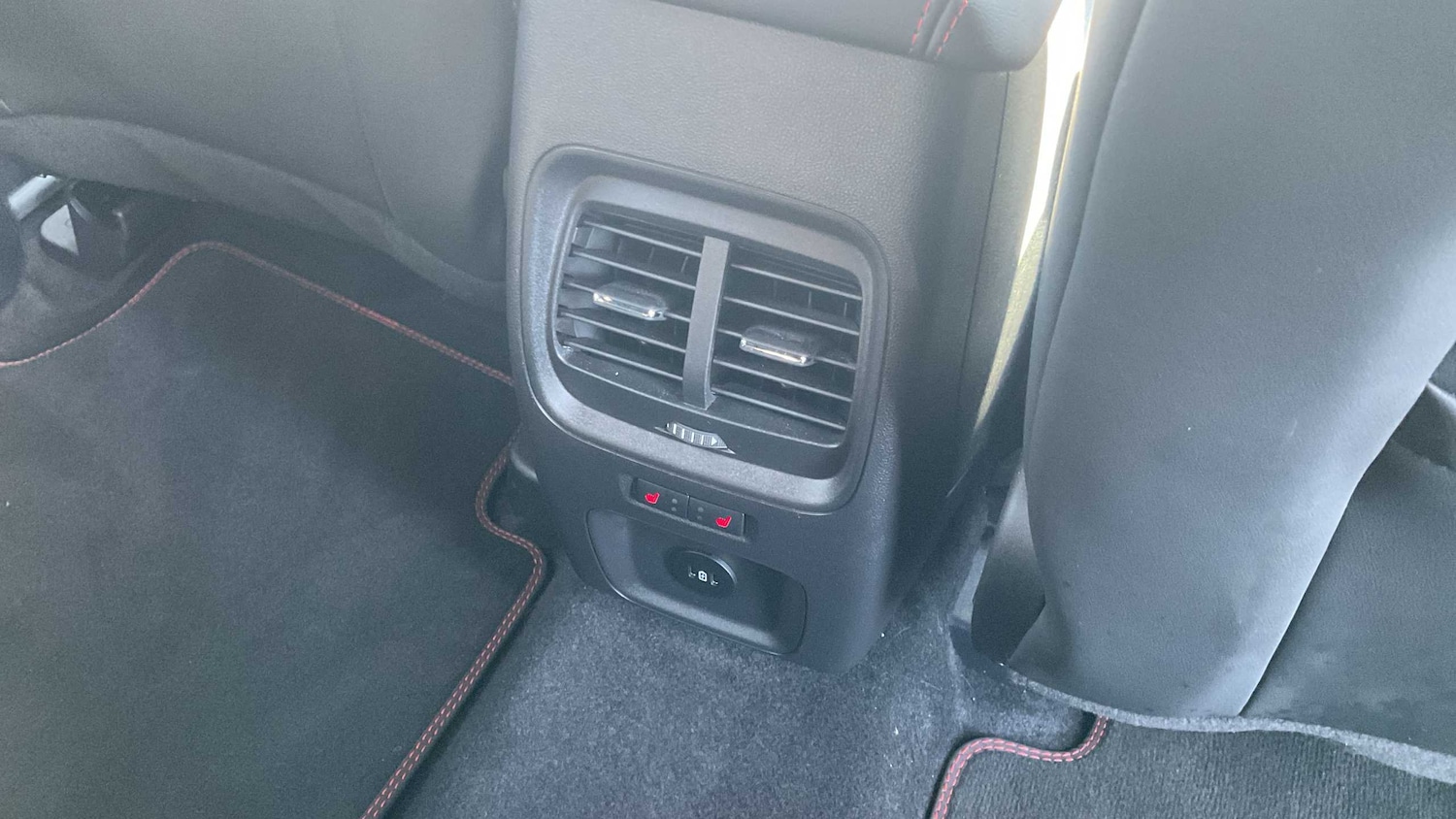 Used Ford Kuga 2024 for sale - 76564550: Photo 17