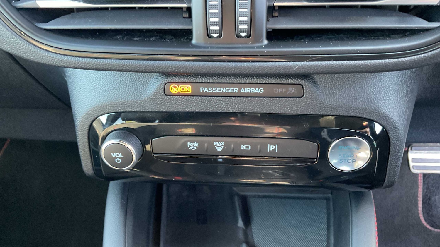 Used Ford Kuga 2024 for sale - 76564550: Photo 25