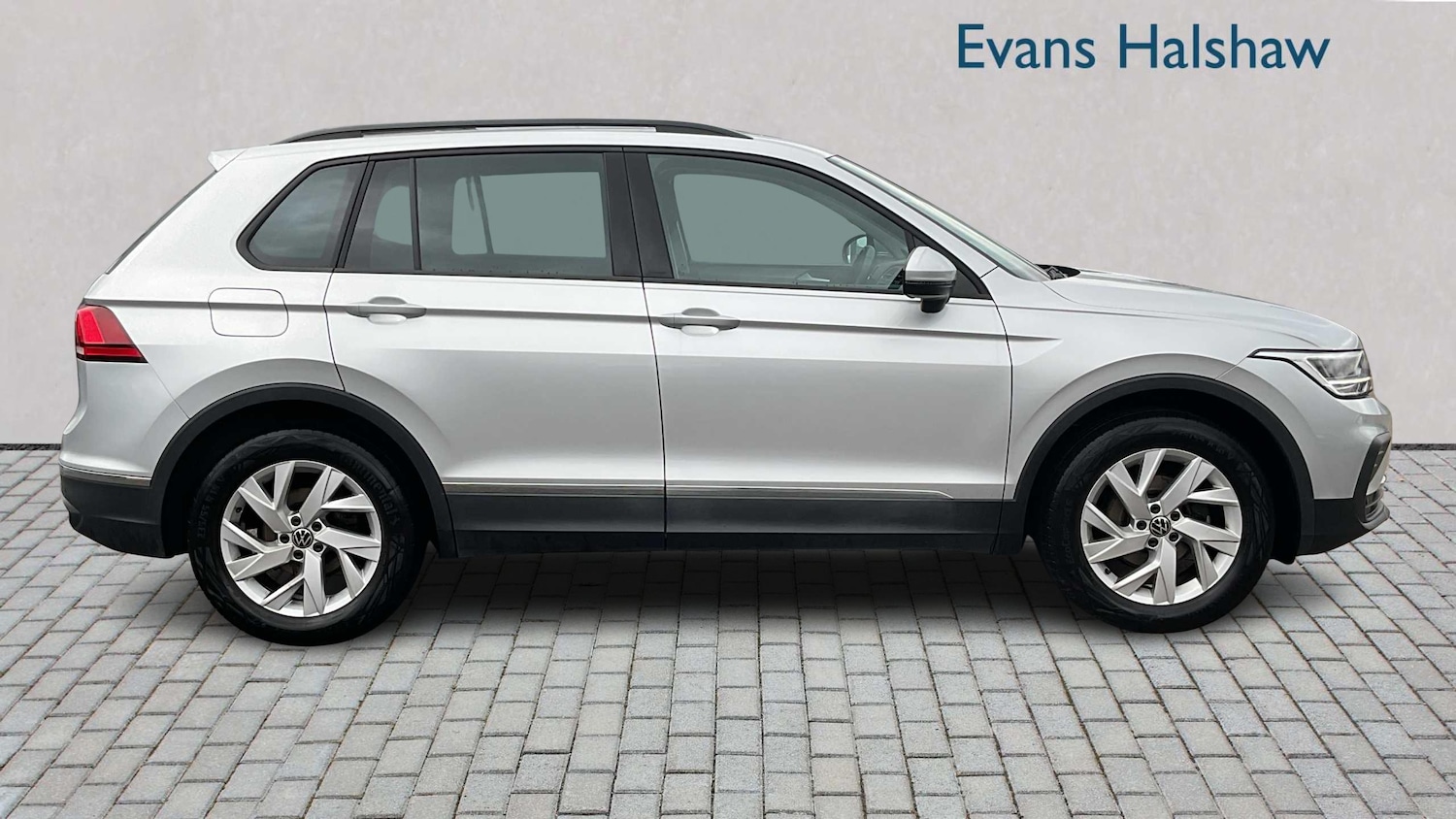 Used Volkswagen Tiguan 2024 for sale - 76692090: Photo 3