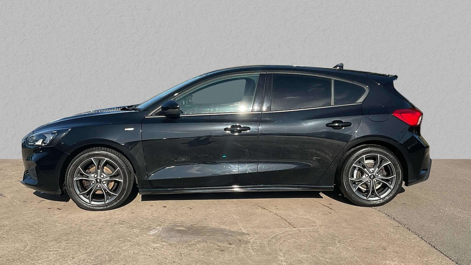 Used Ford Focus 2019 for sale - 76125891: Photo 3