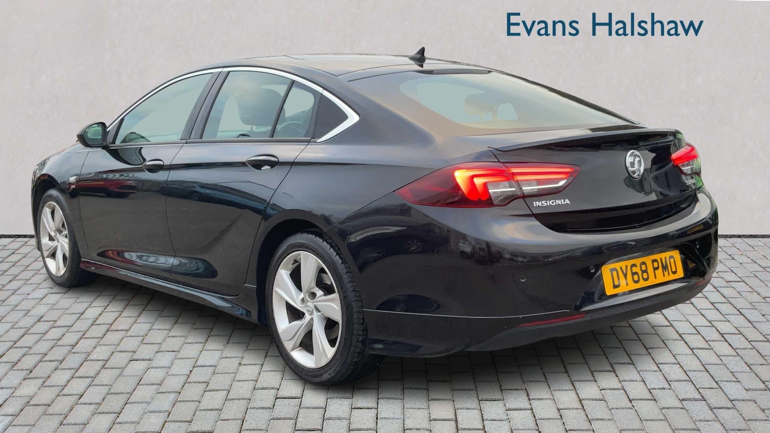 Used Vauxhall Insignia 2019 for sale - 77674619: Photo 2