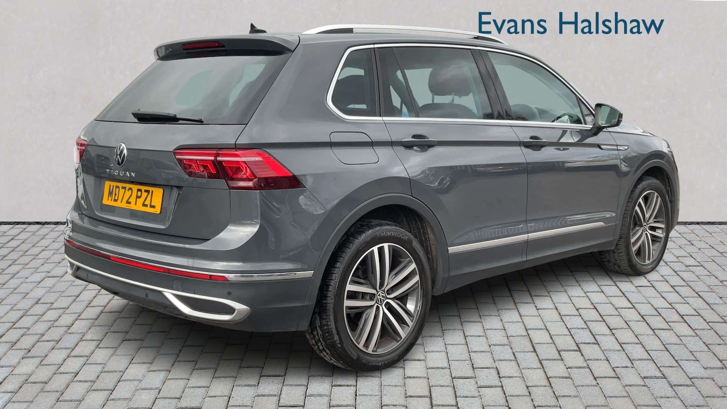 Used Volkswagen Tiguan for sale - 77827325: Photo 2