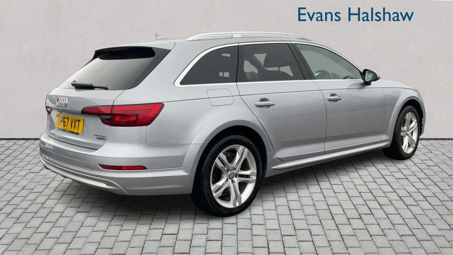 Used Audi A4 Allroad 2017 for sale - 77740796: Photo 2