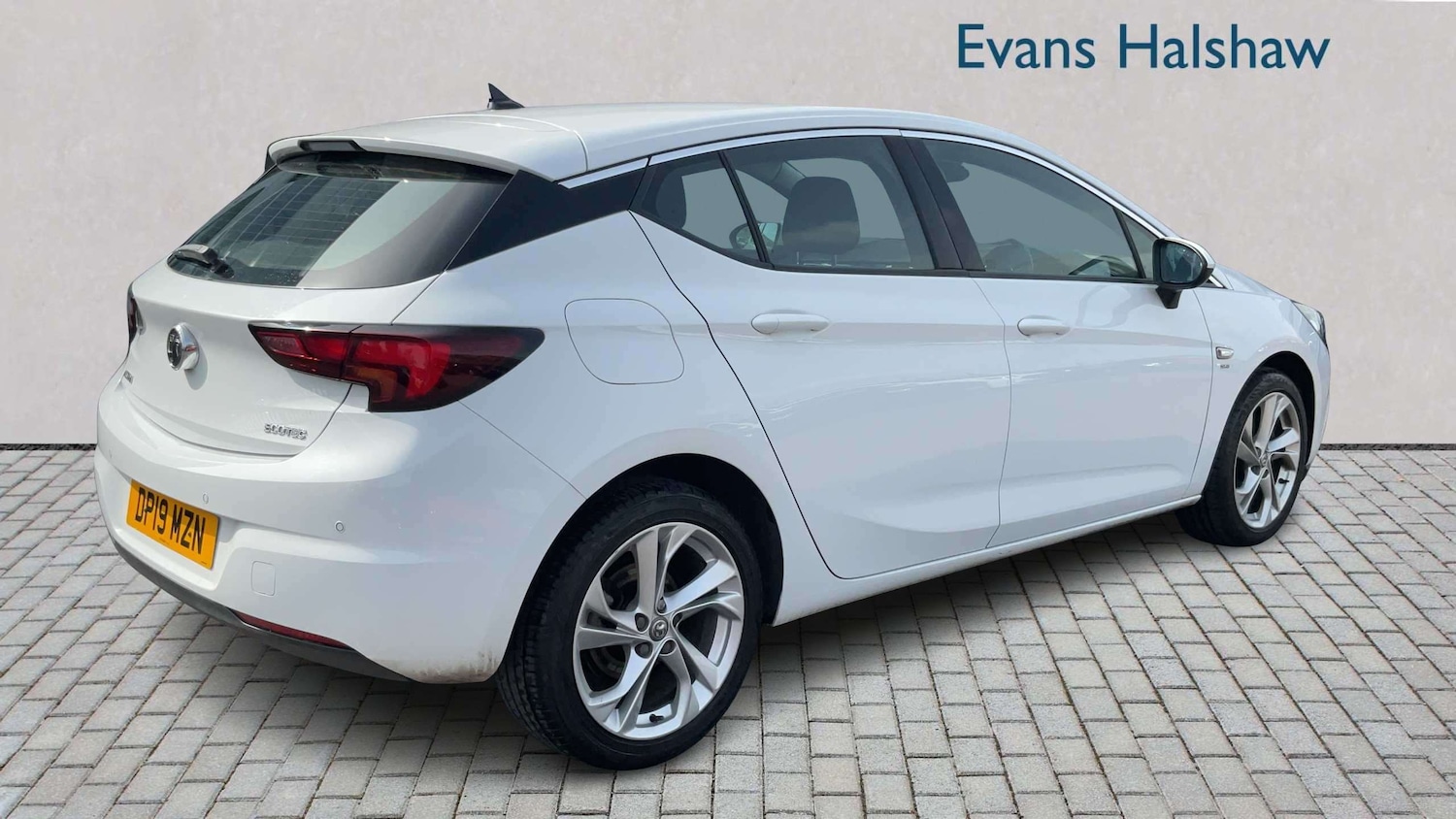 Used Vauxhall Astra 2019 for sale - 78209024: Photo 2