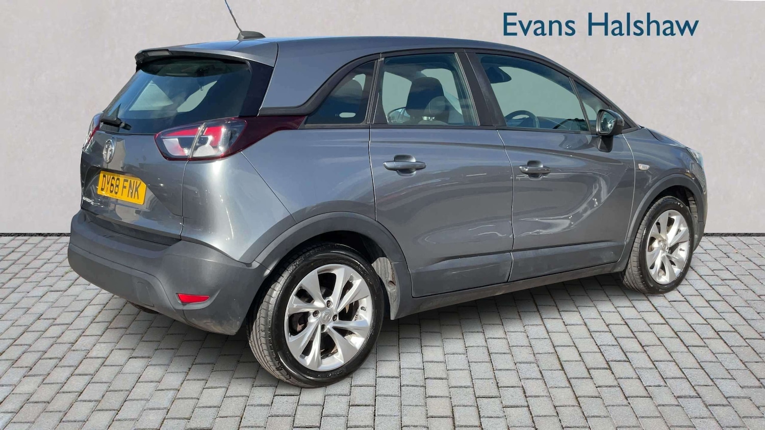 Used Vauxhall Crossland X 2018 for sale - 78221256: Photo 2