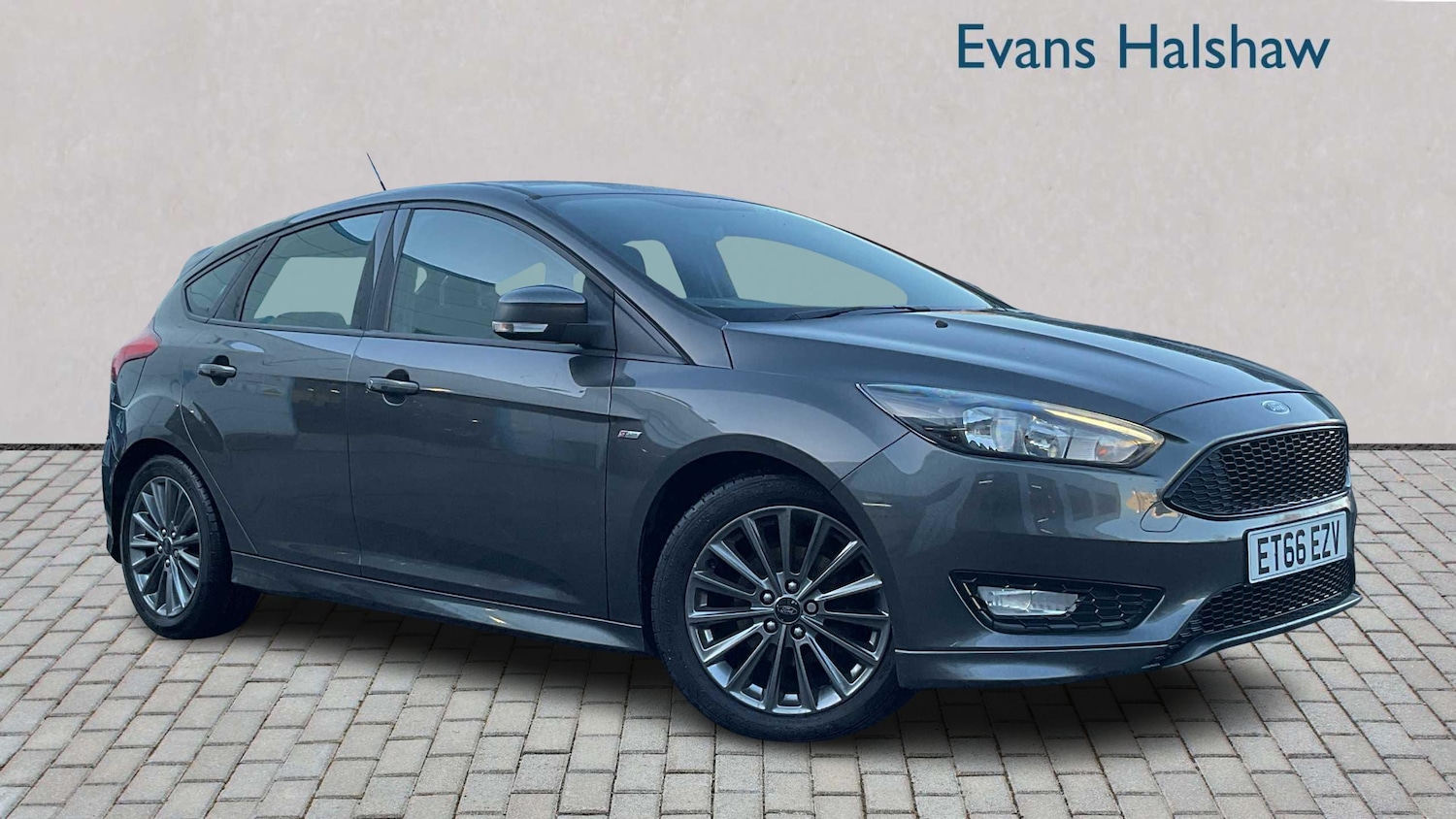 Used Ford Focus 2017 for sale - 76648908: Photo 1