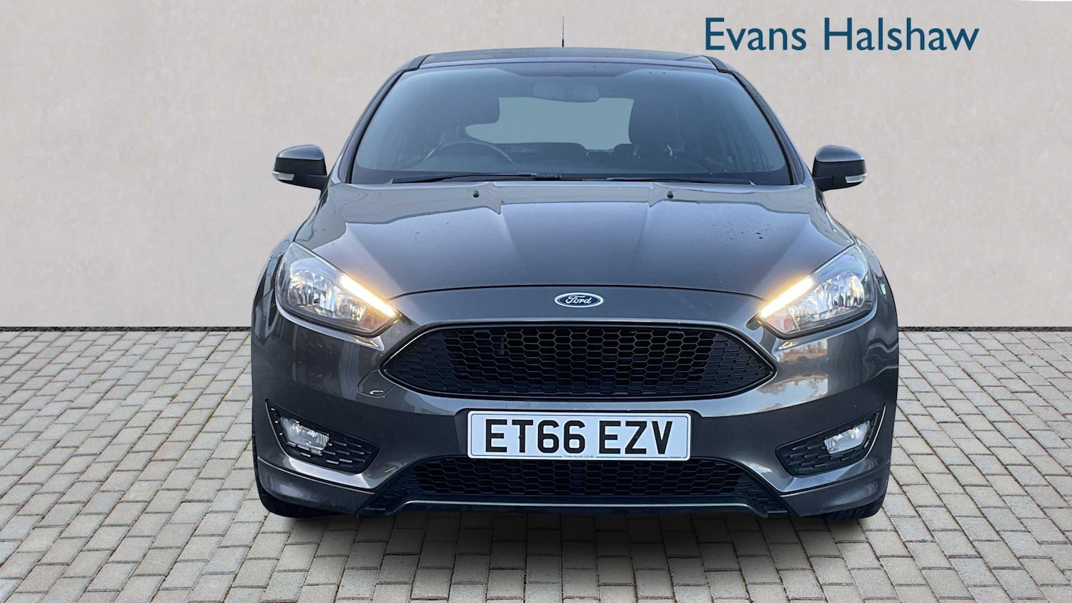 Used Ford Focus 2017 for sale - 76648908: Photo 2