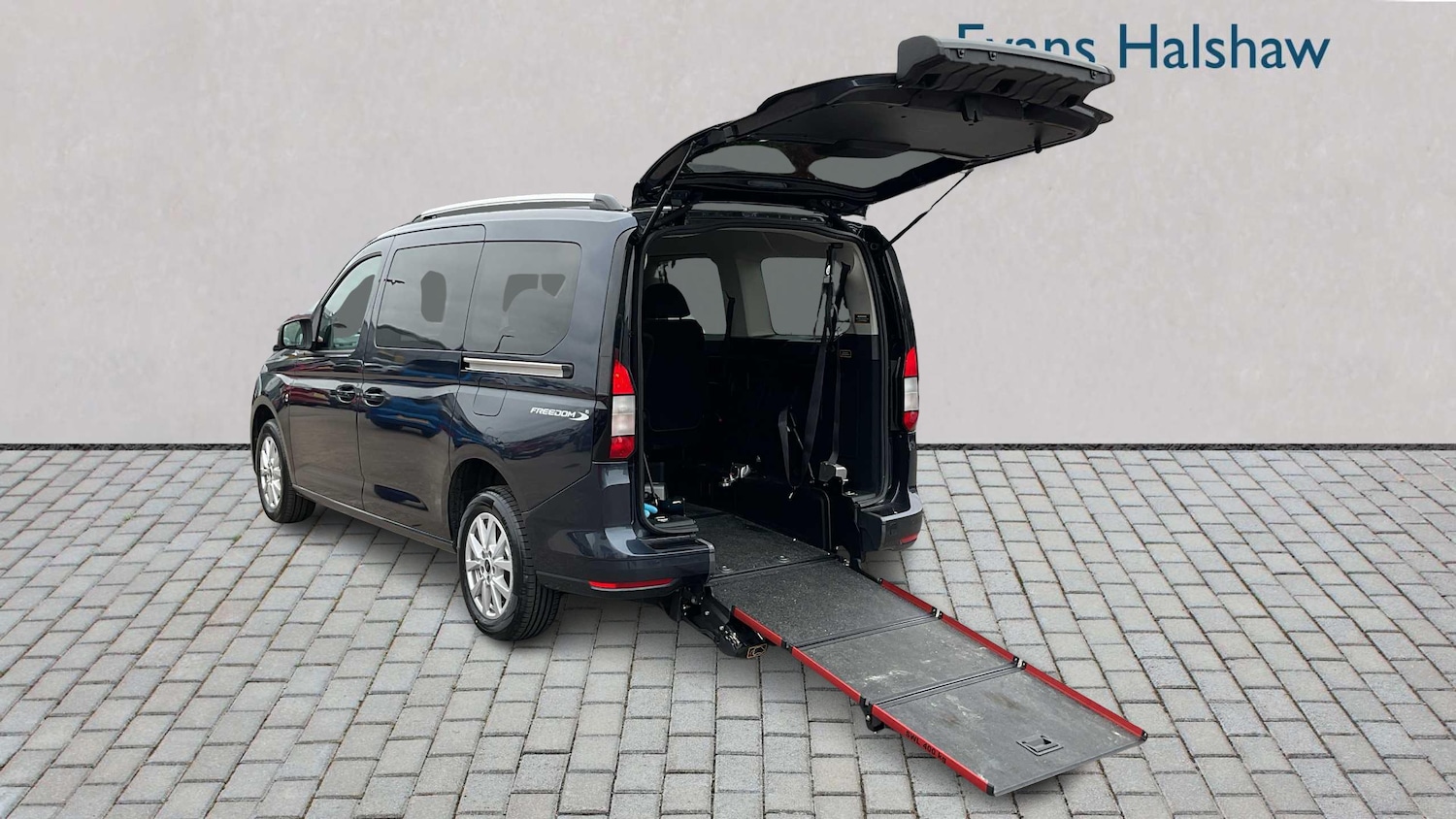 Used Ford Tourneo Connect 2024 for sale - 76732383: Photo 5