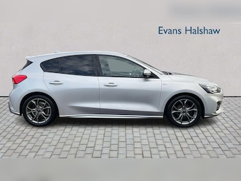 Used Ford Focus 2021 for sale - 76875865: Photo