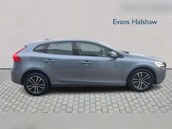 Used Volvo V40 2018 for sale - 78881283: Photo