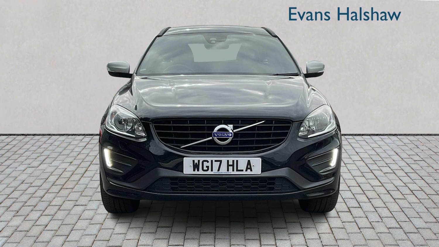 Used Volvo XC60 2017 for sale - 76242363: Photo 2