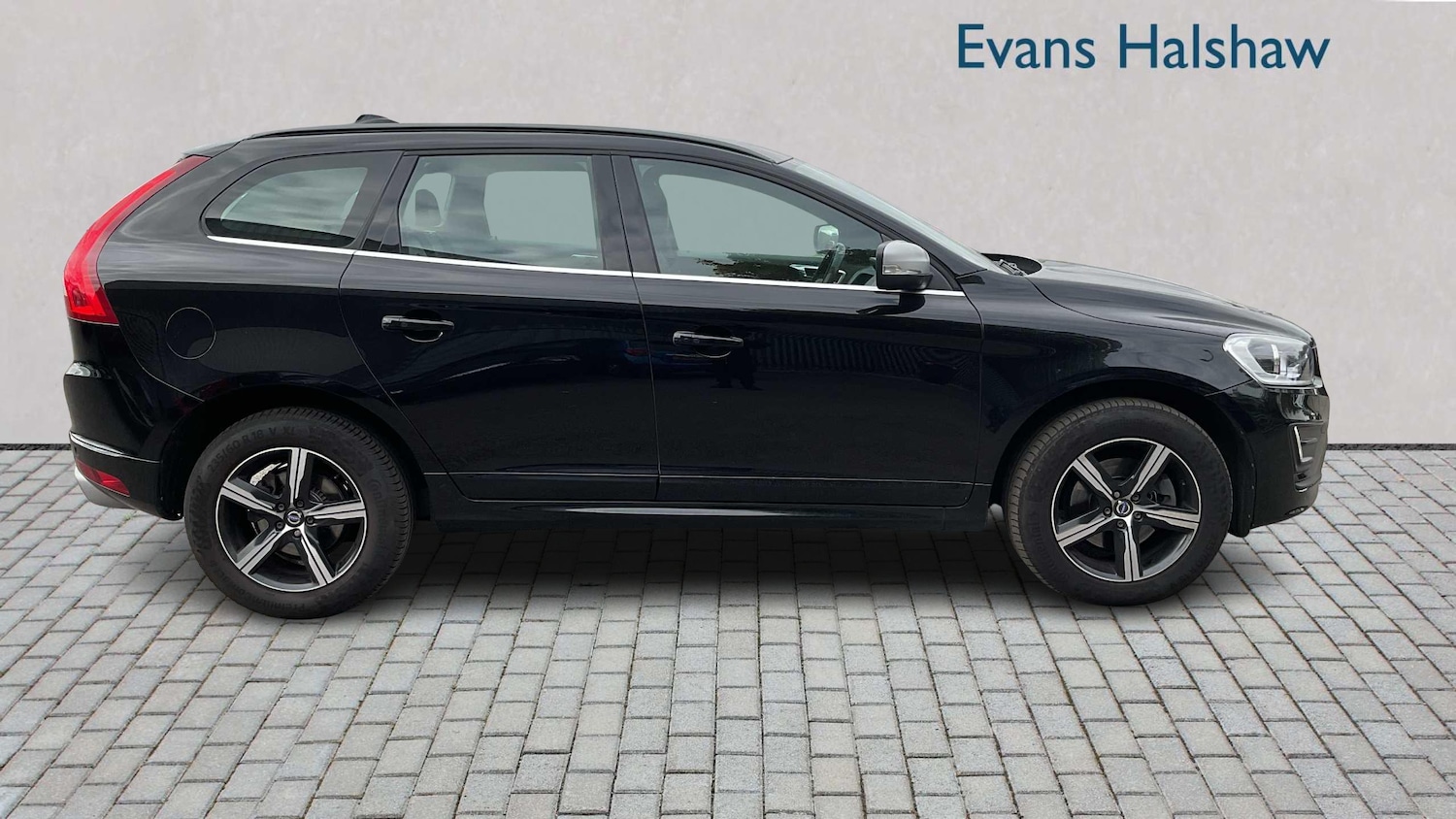 Used Volvo XC60 2017 for sale - 76242363: Photo 3