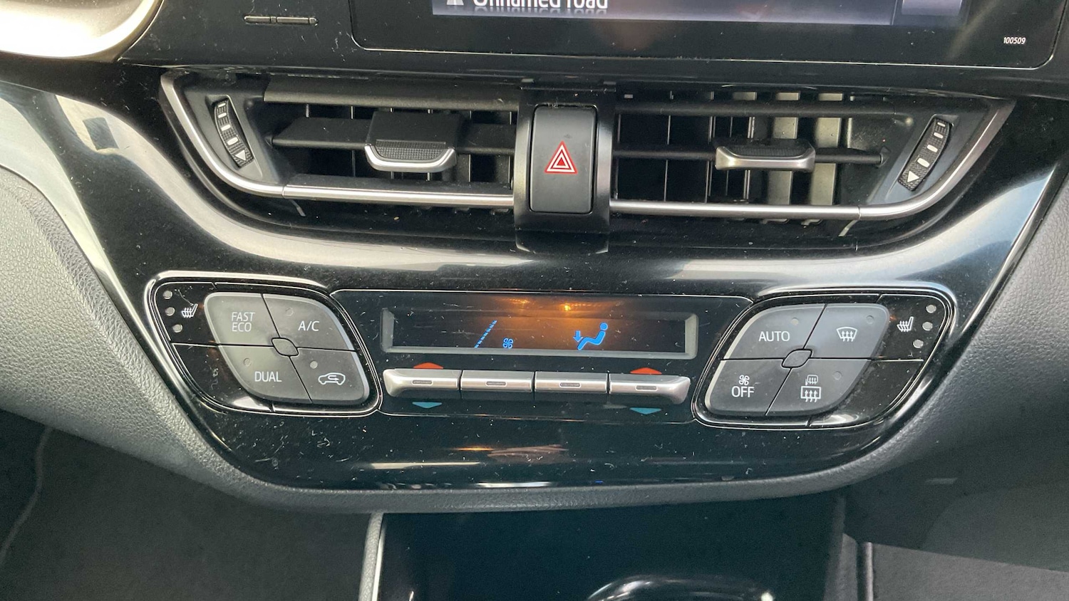 Used Toyota C-HR 2018 for sale - 76718138: Photo 15