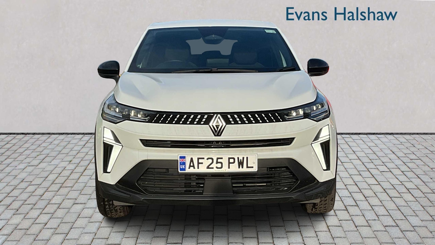 Used Renault Captur 2025 for sale - 76916141: Photo 2