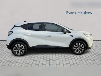 Used Renault Captur 2025 for sale - 76916141: Photo