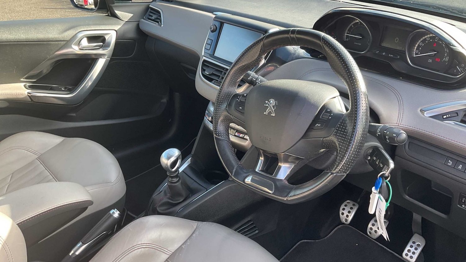 Used Peugeot 208 2014 for sale - 76705051: Photo 11