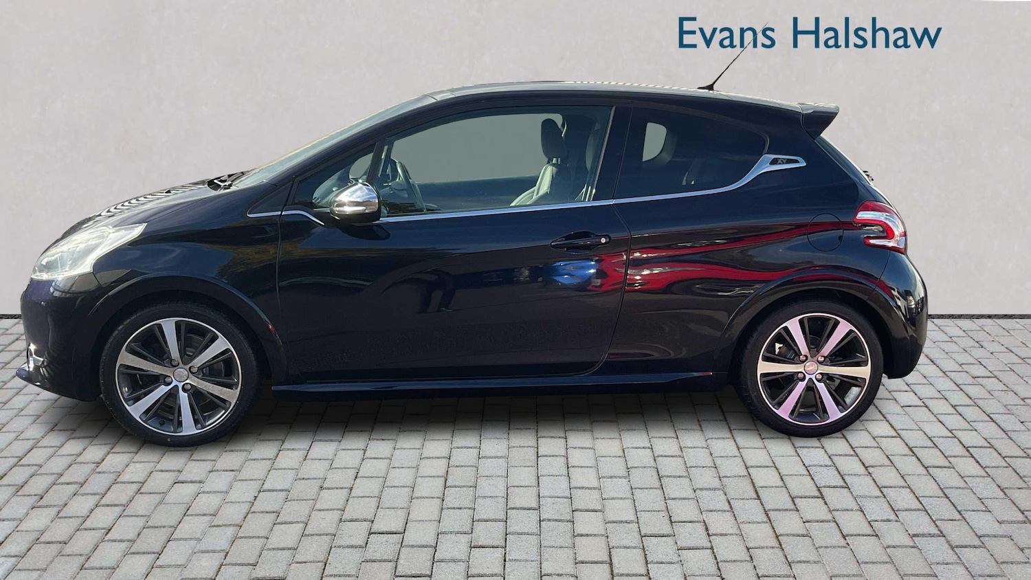 Used Peugeot 208 2014 for sale - 76705051: Photo 4