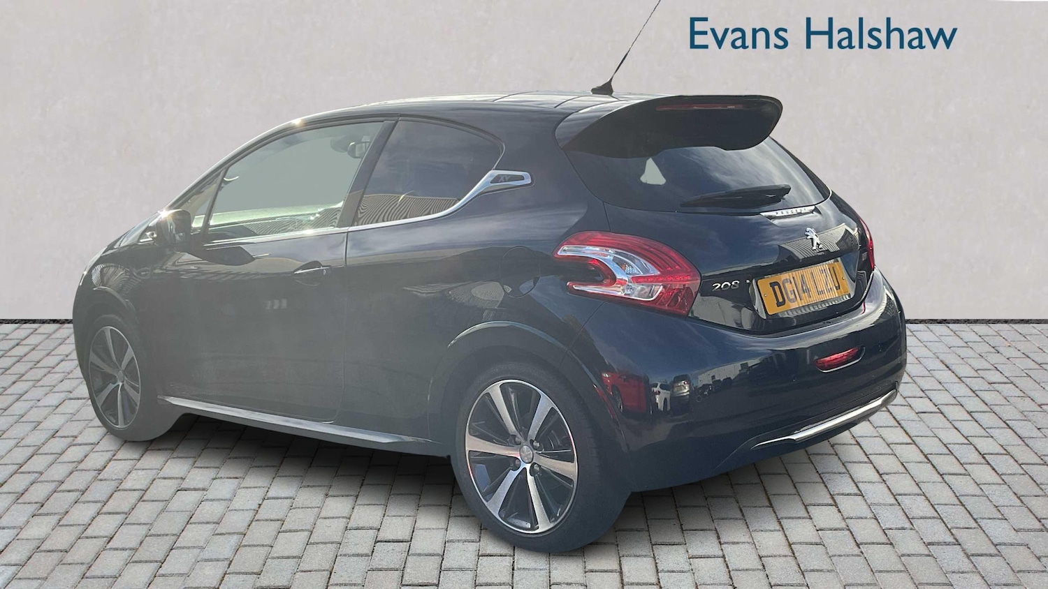 Used Peugeot 208 2014 for sale - 76705051: Photo 5