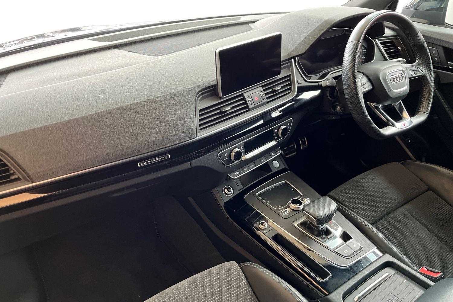 Used Audi Q5 2019 for sale - 76442400: Photo 2