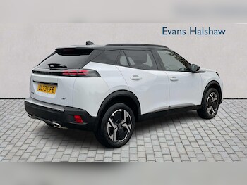 Used Peugeot 2008 2023 for sale - 76421033: Photo