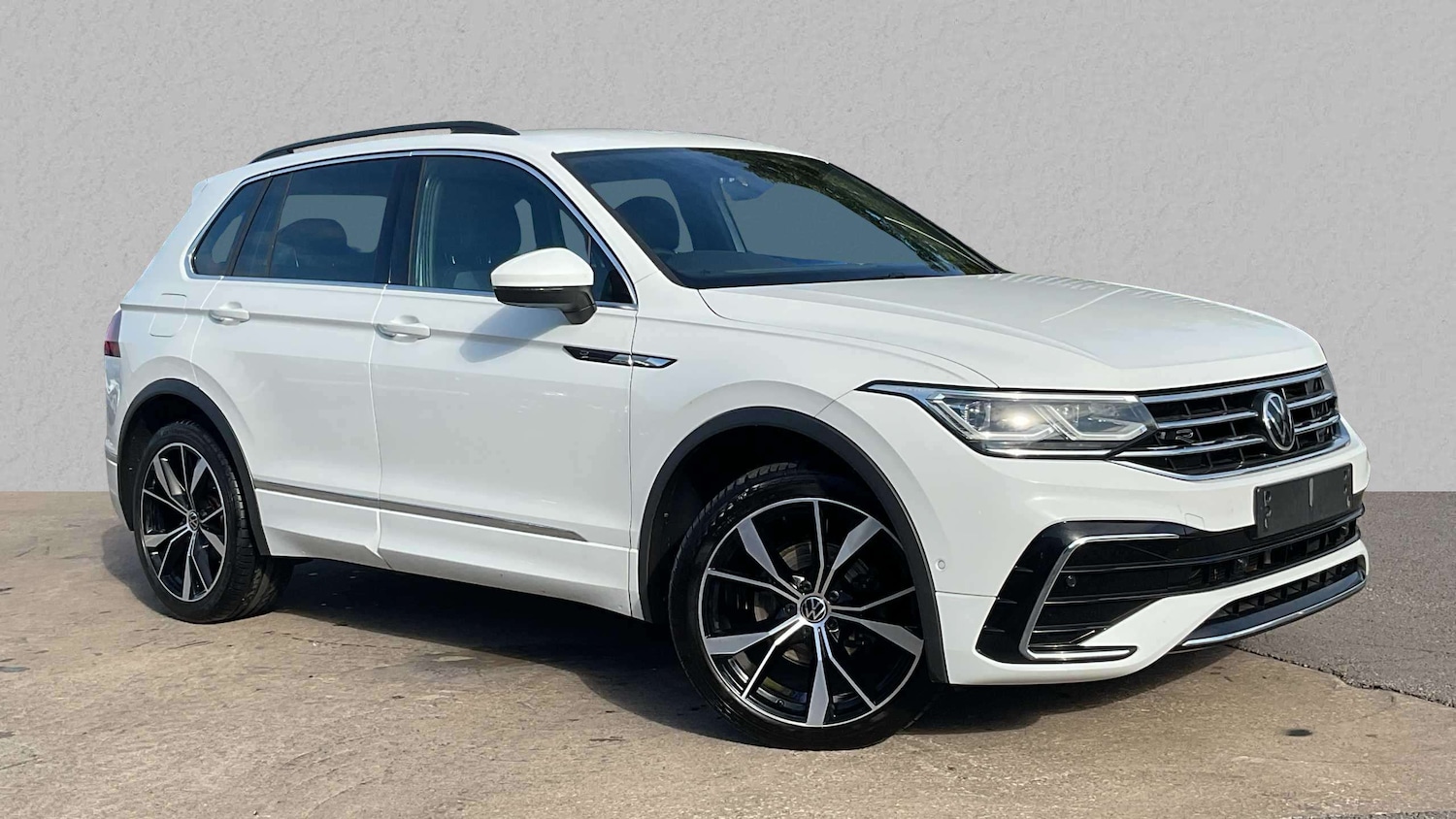 Used Volkswagen Tiguan 2021 for sale - 76125924: Photo 1