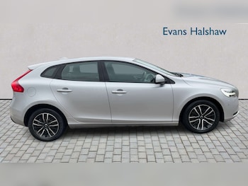 Used Volvo V40 2018 for sale - 78551188: Photo