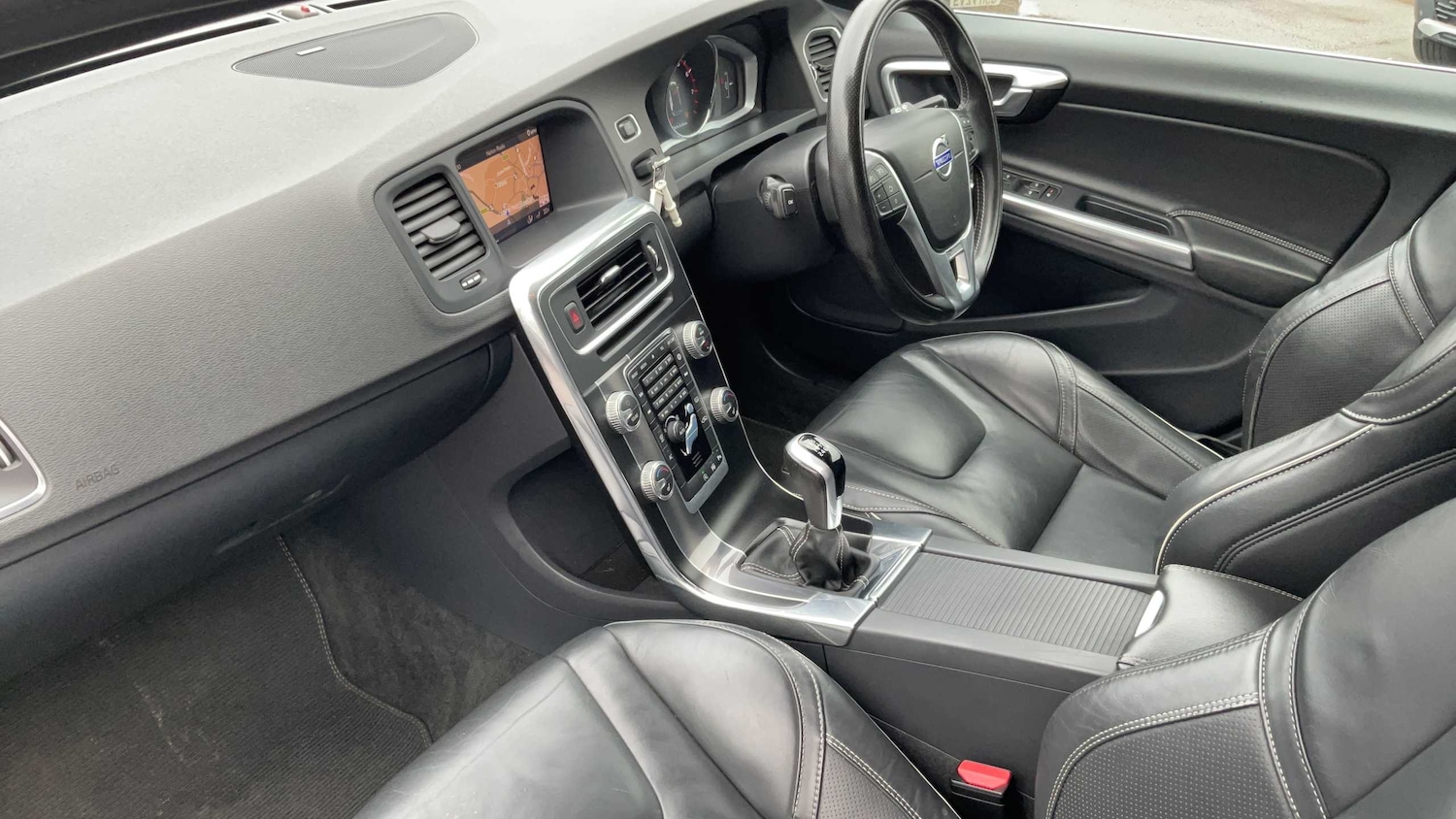 Used Volvo V60 2017 for sale - 77800086: Photo 13