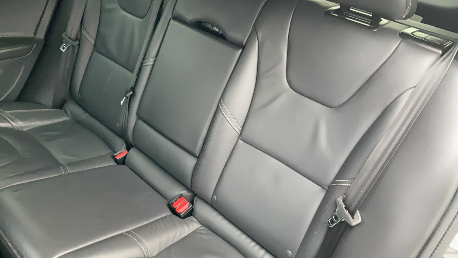 Used Volvo V60 2017 for sale - 77800086: Photo 14